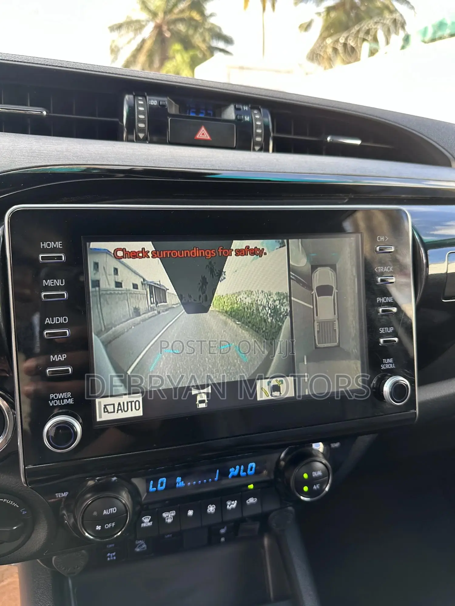 Toyota Hilux 2023 Gray
