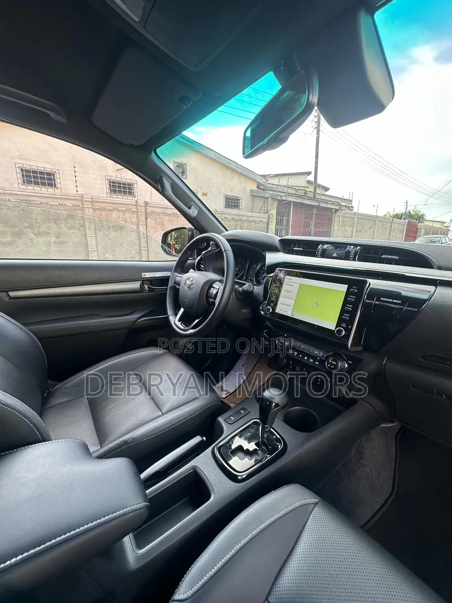 Toyota Hilux 2023 Gray