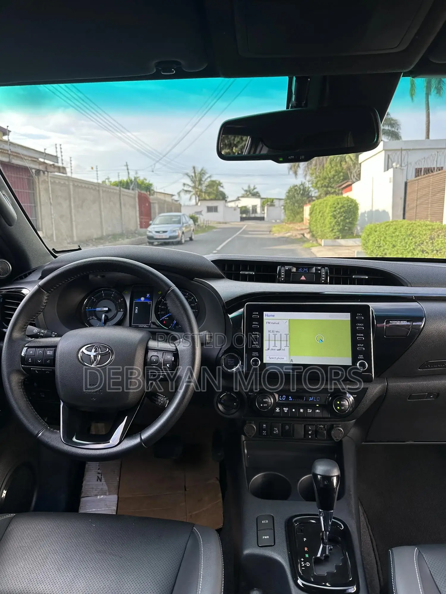 Toyota Hilux 2023 Gray