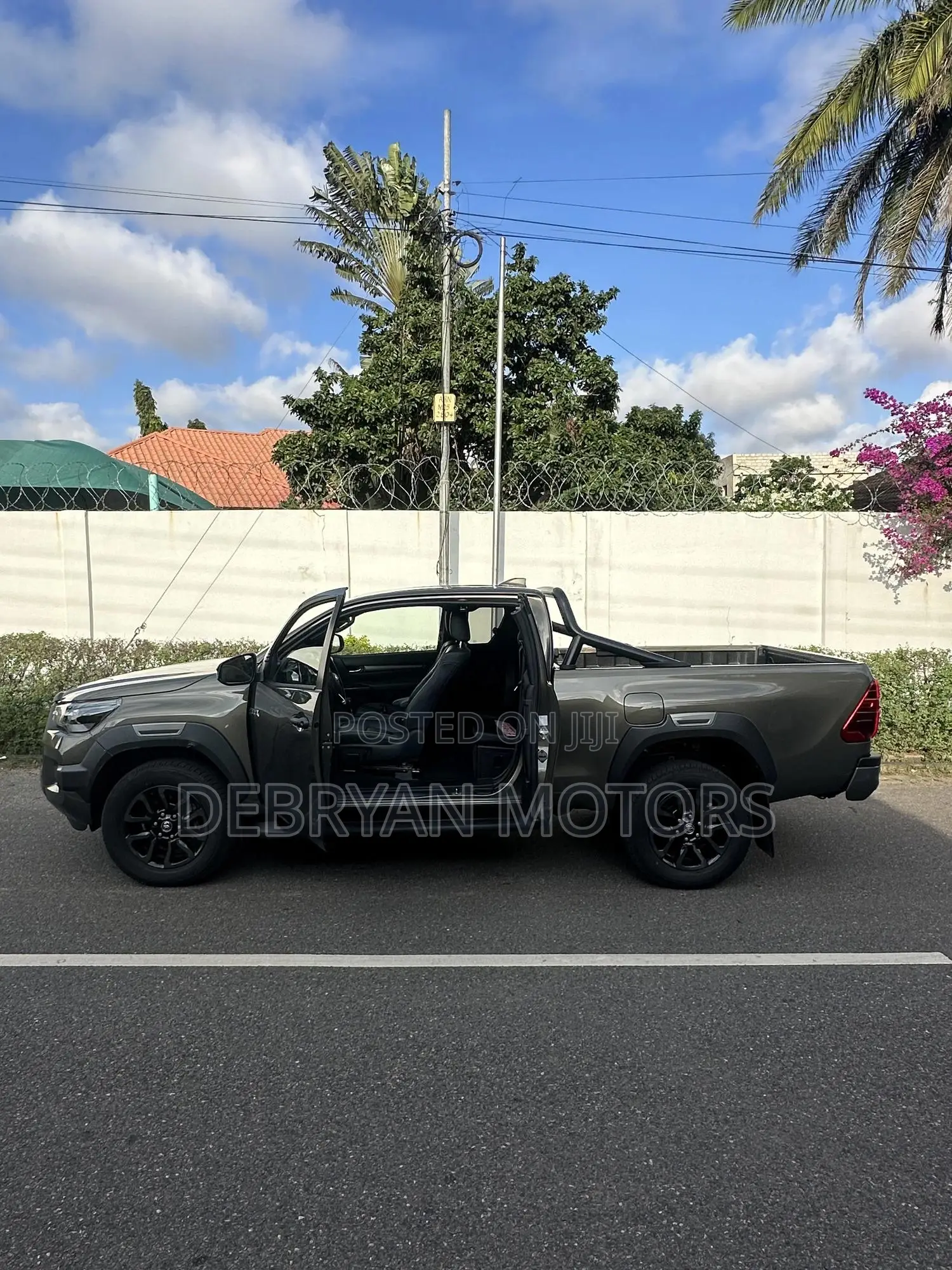 Toyota Hilux 2023 Gray