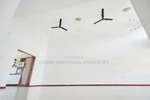 3bdrm House in Community 25, Tema Metropolitan for sale