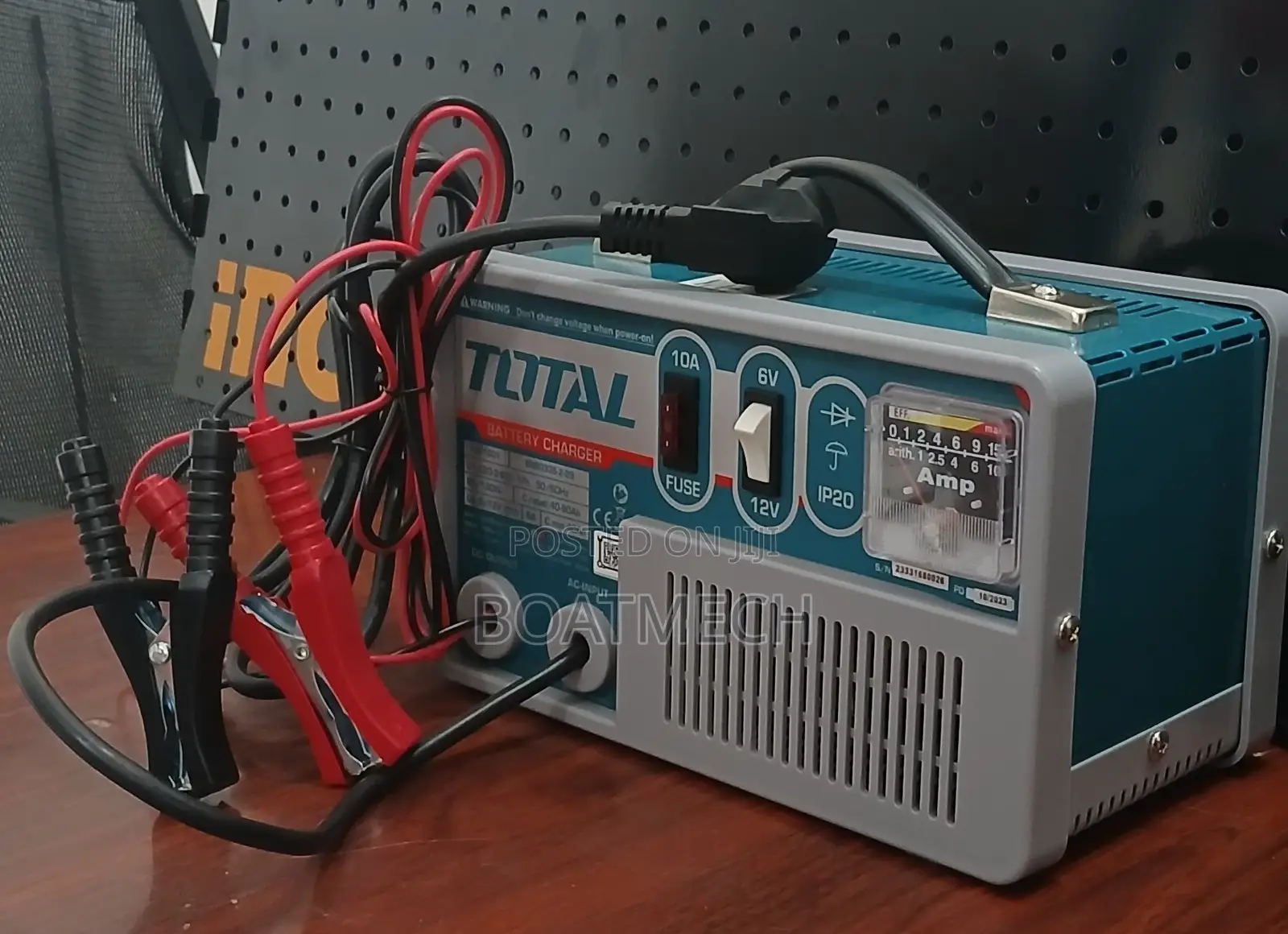 TOTAL Battery Charger 6/12v / 40-90a