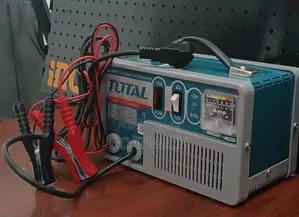 TOTAL Battery Charger 6/12v / 40-90a