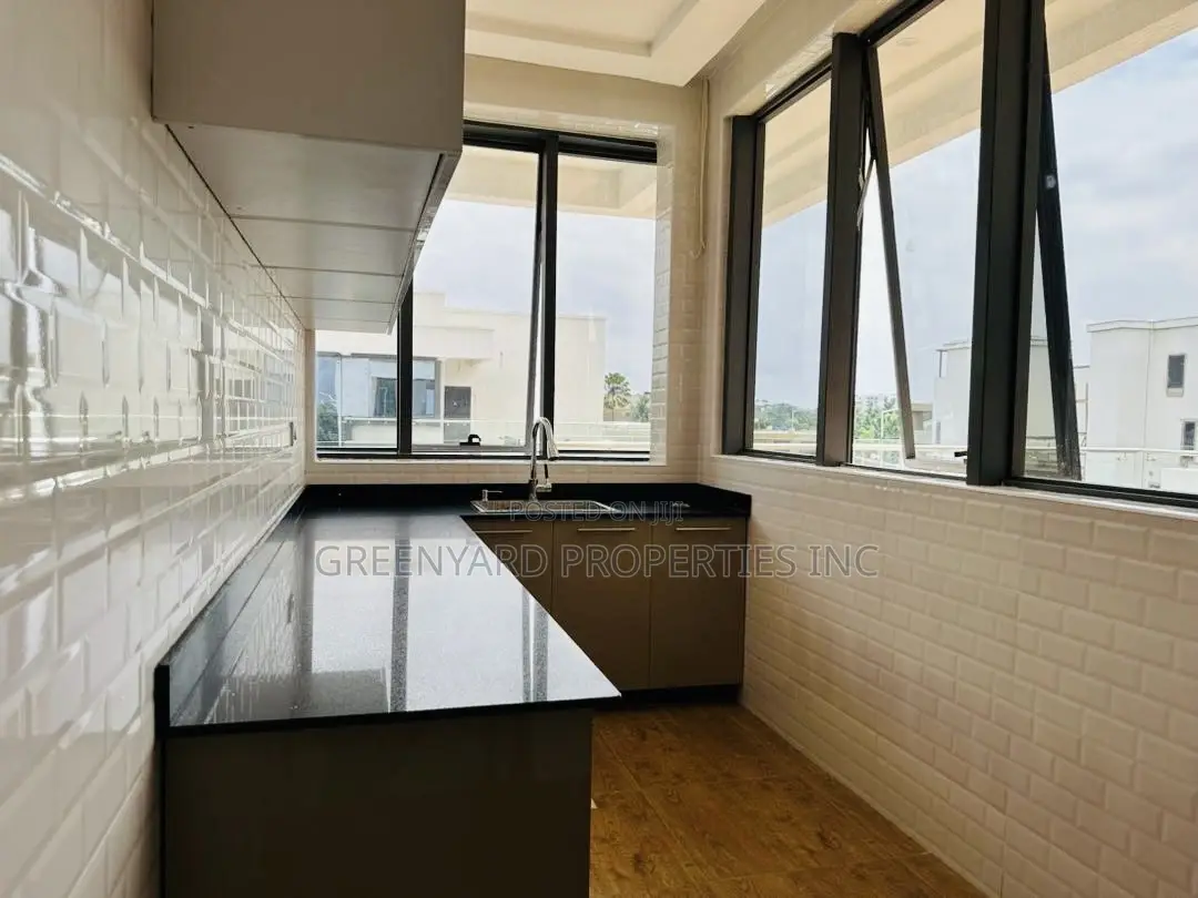 6bdrm Mansion in Roman Ridge for sale