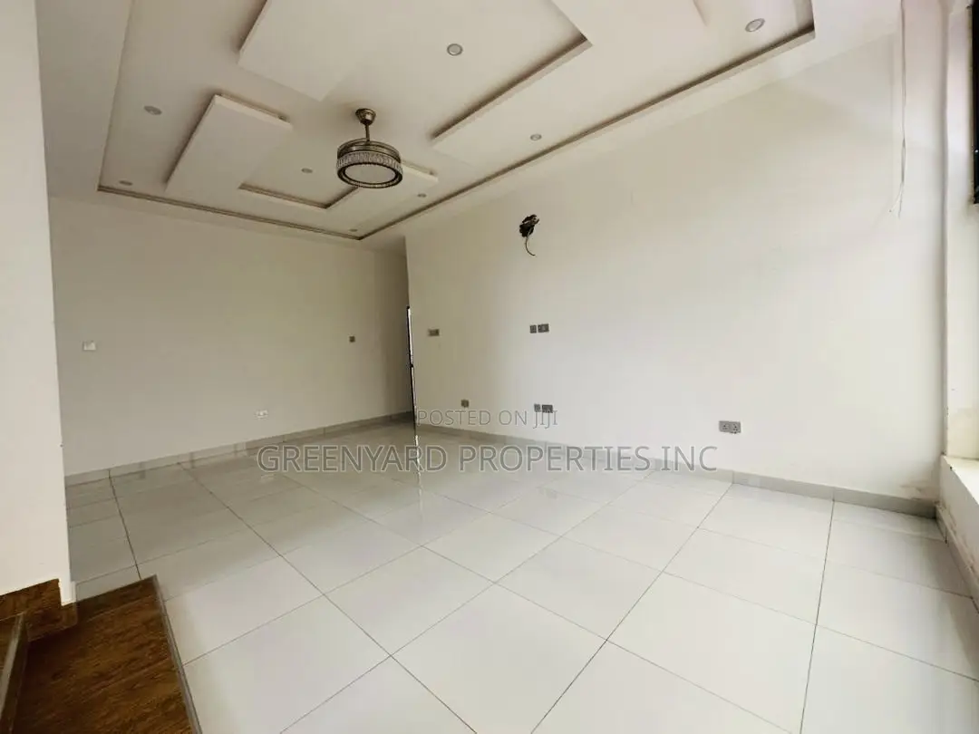 6bdrm Mansion in Roman Ridge for sale