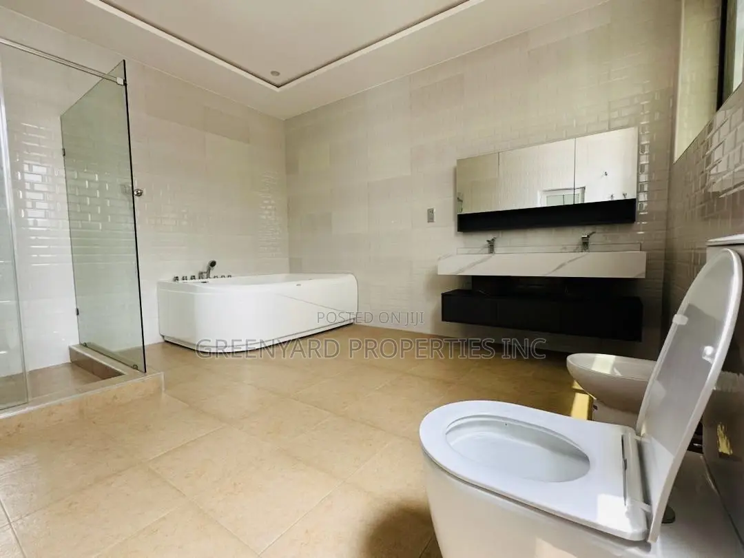 6bdrm Mansion in Roman Ridge for sale