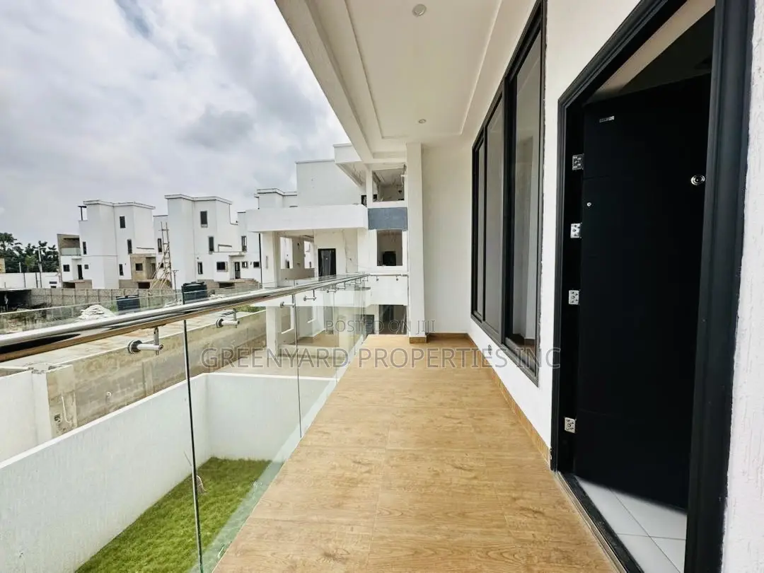 6bdrm Mansion in Roman Ridge for sale