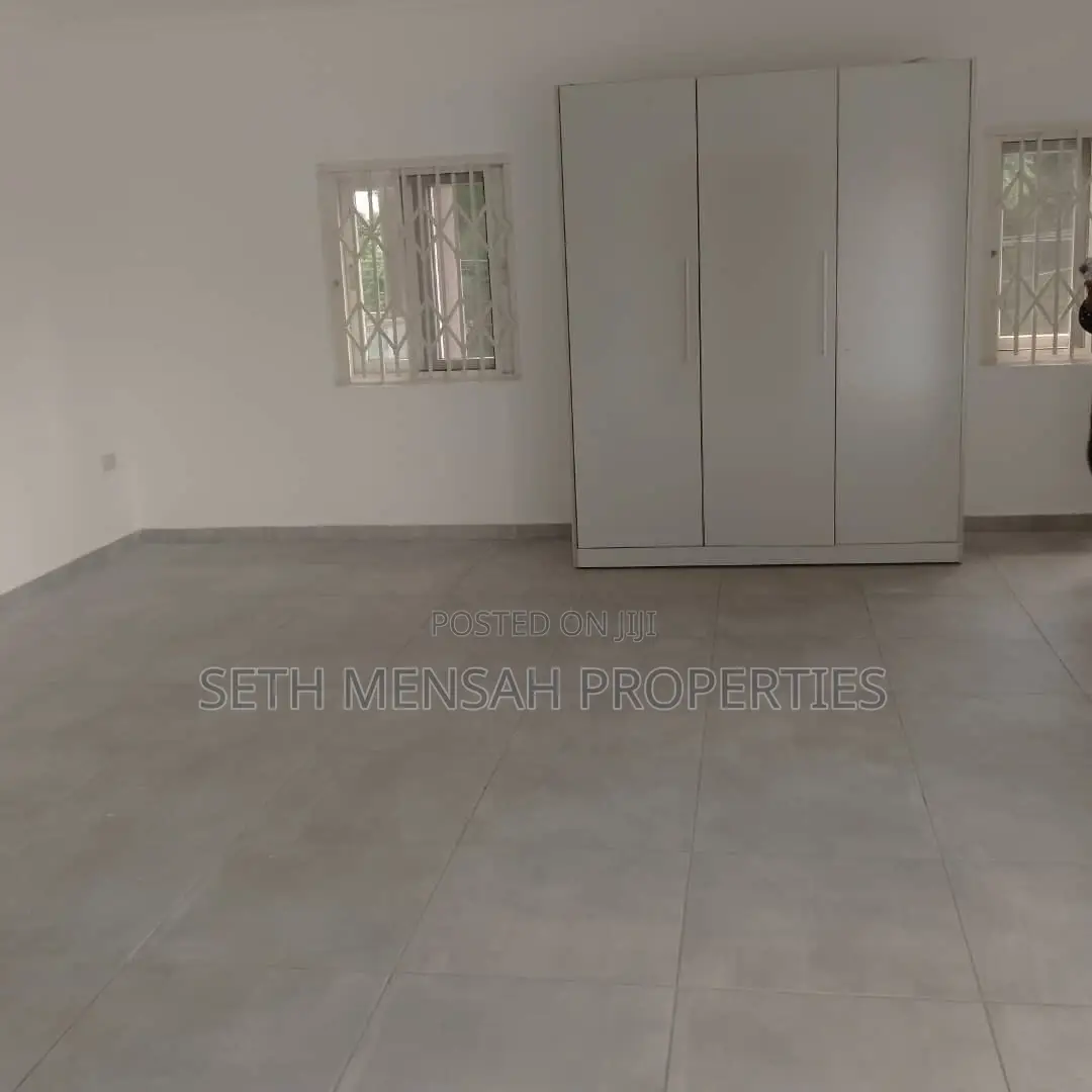 4bdrm House in Skm, Airport Residential Area for rent