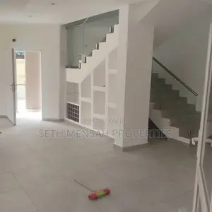 4bdrm House in Skm, Airport Residential Area for rent