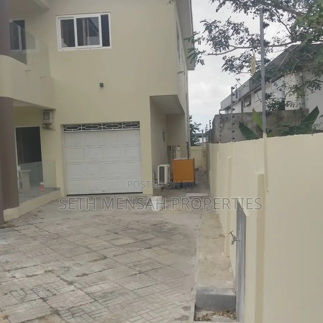 4bdrm House in Skm, Airport Residential Area for rent