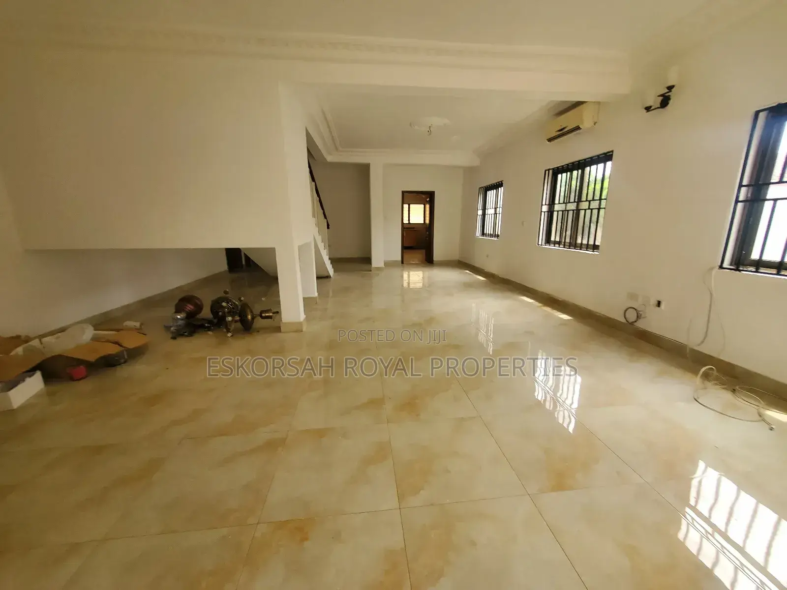 4bdrm House in Trasacco, Adjiriganor for rent