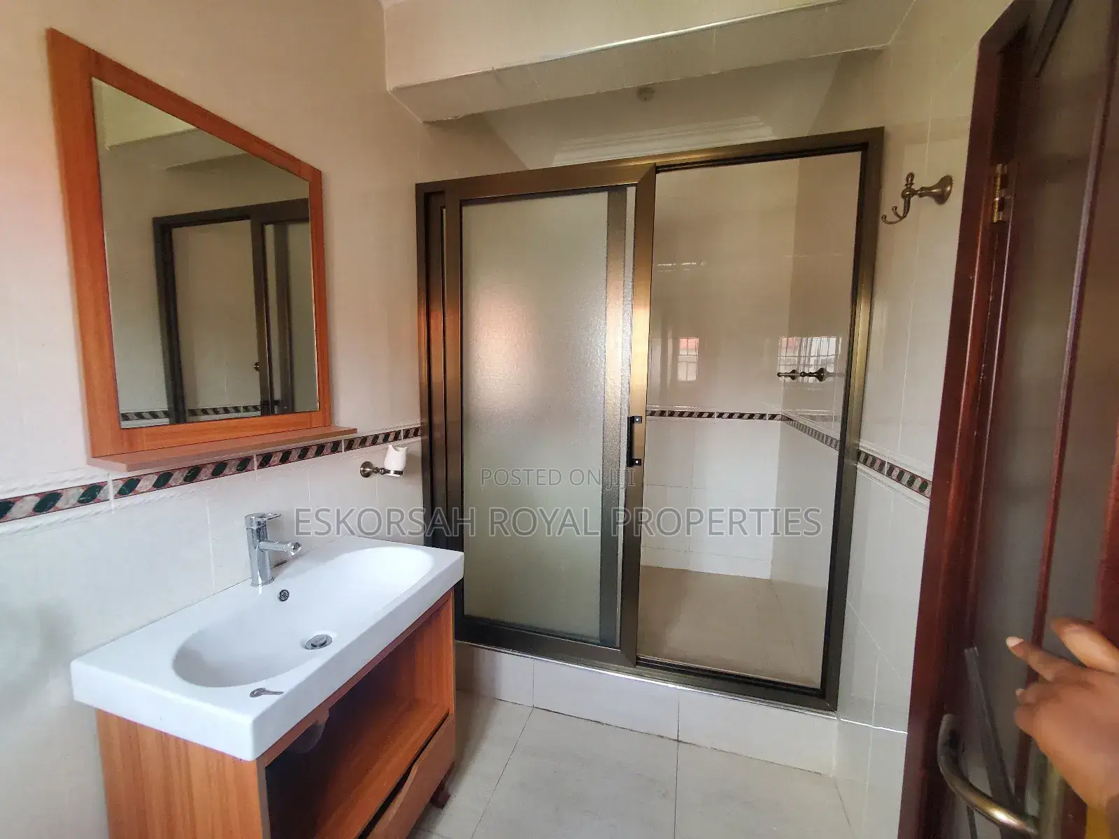 4bdrm House in Trasacco, Adjiriganor for rent