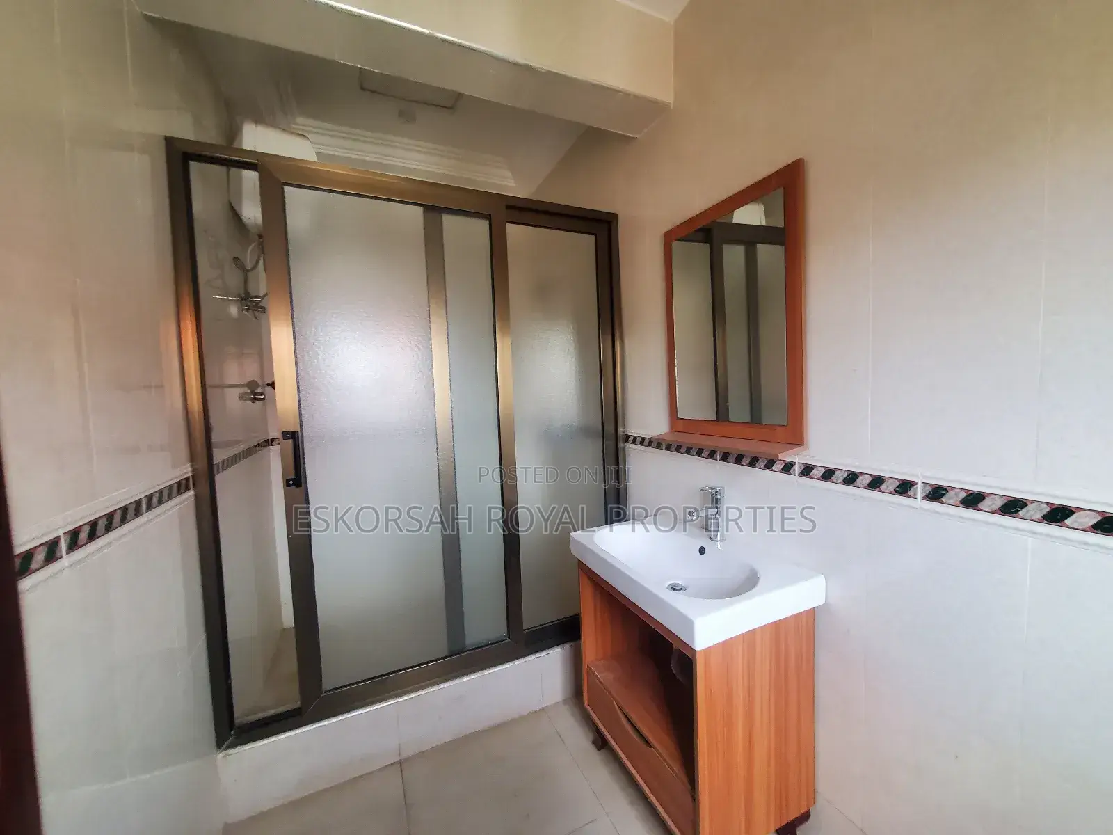 4bdrm House in Trasacco, Adjiriganor for rent