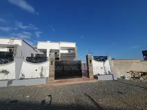 4bdrm House in Lakeside for sale