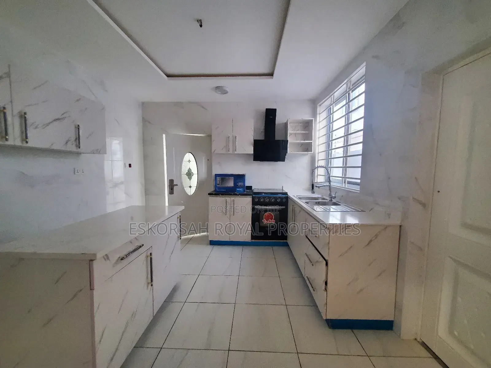 4bdrm House in Lakeside for sale