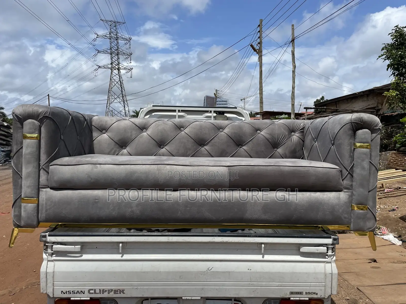 Modern 3in1 Sofa, For Sale. Very Soft//Free Delivery
