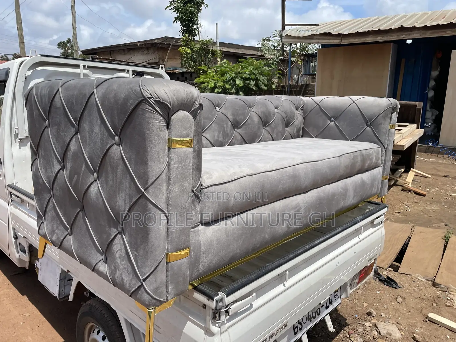 Modern 3in1 Sofa, For Sale. Very Soft//Free Delivery