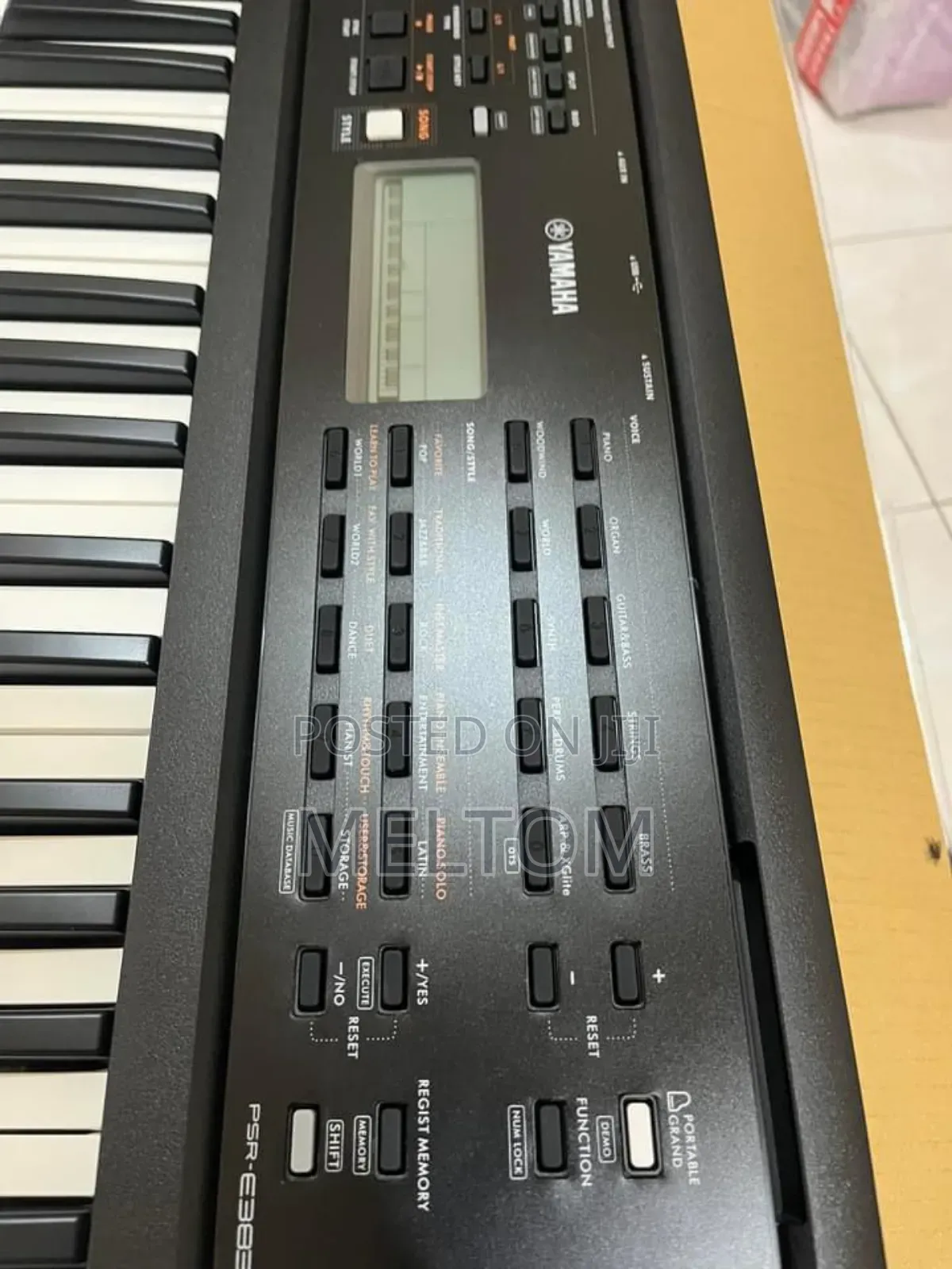 Yamaha PSR-E383 Keyboard The