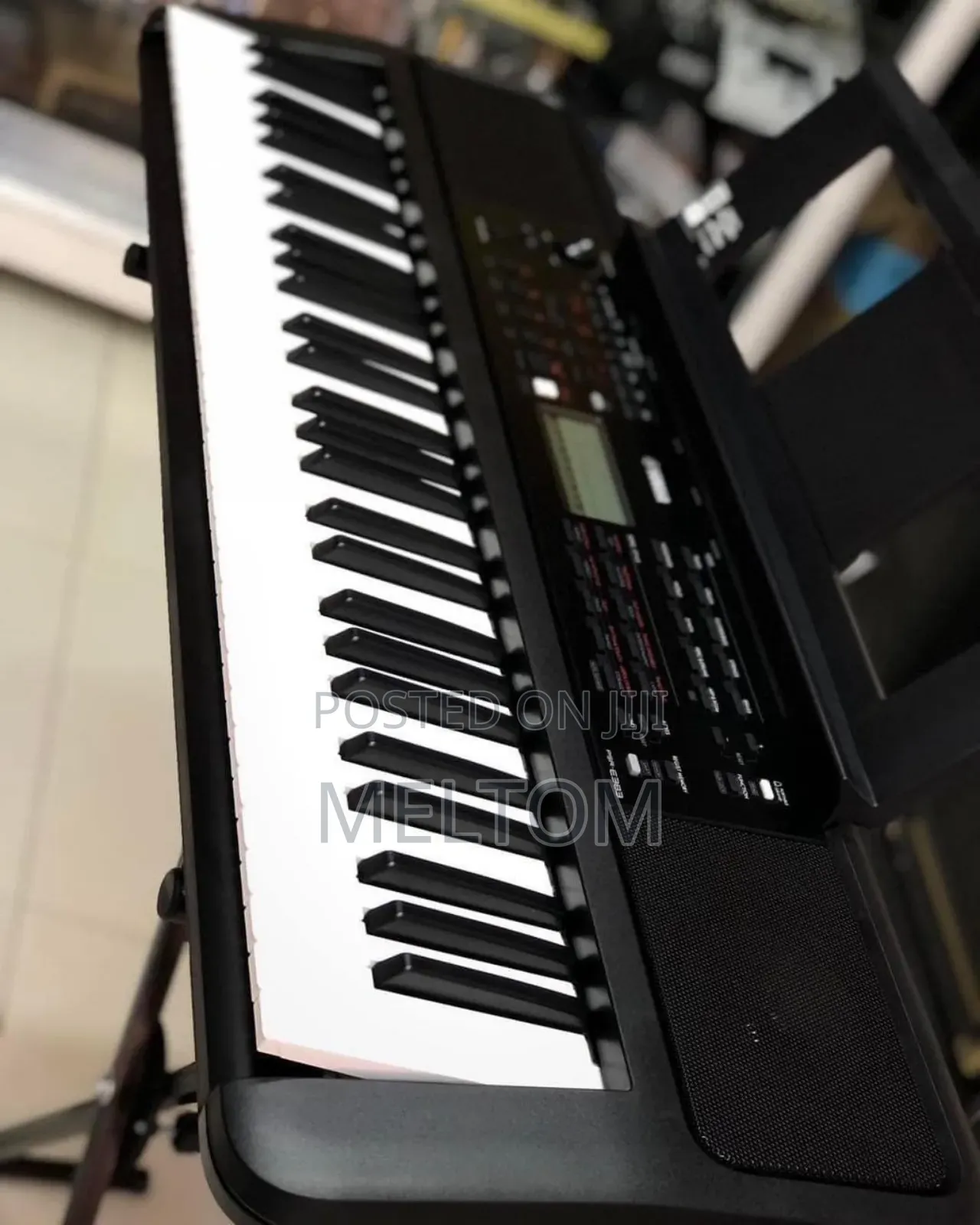 Yamaha PSR-E383 Keyboard The