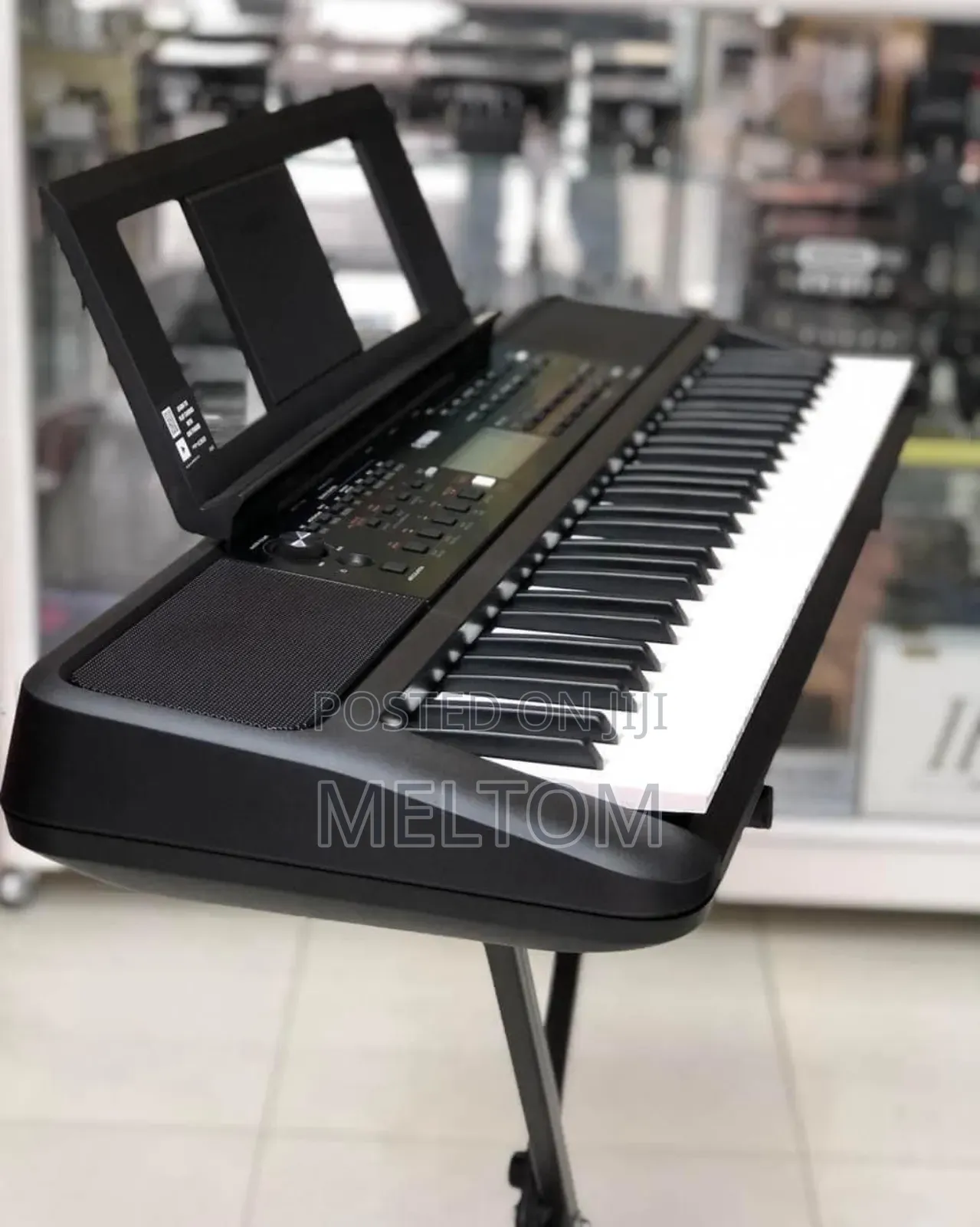 Yamaha PSR-E383 Keyboard The