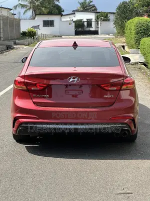 Hyundai Elantra 2017 Red
