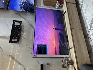 Glossy Slim Thin Qled Smart Samsung 85”Q70c