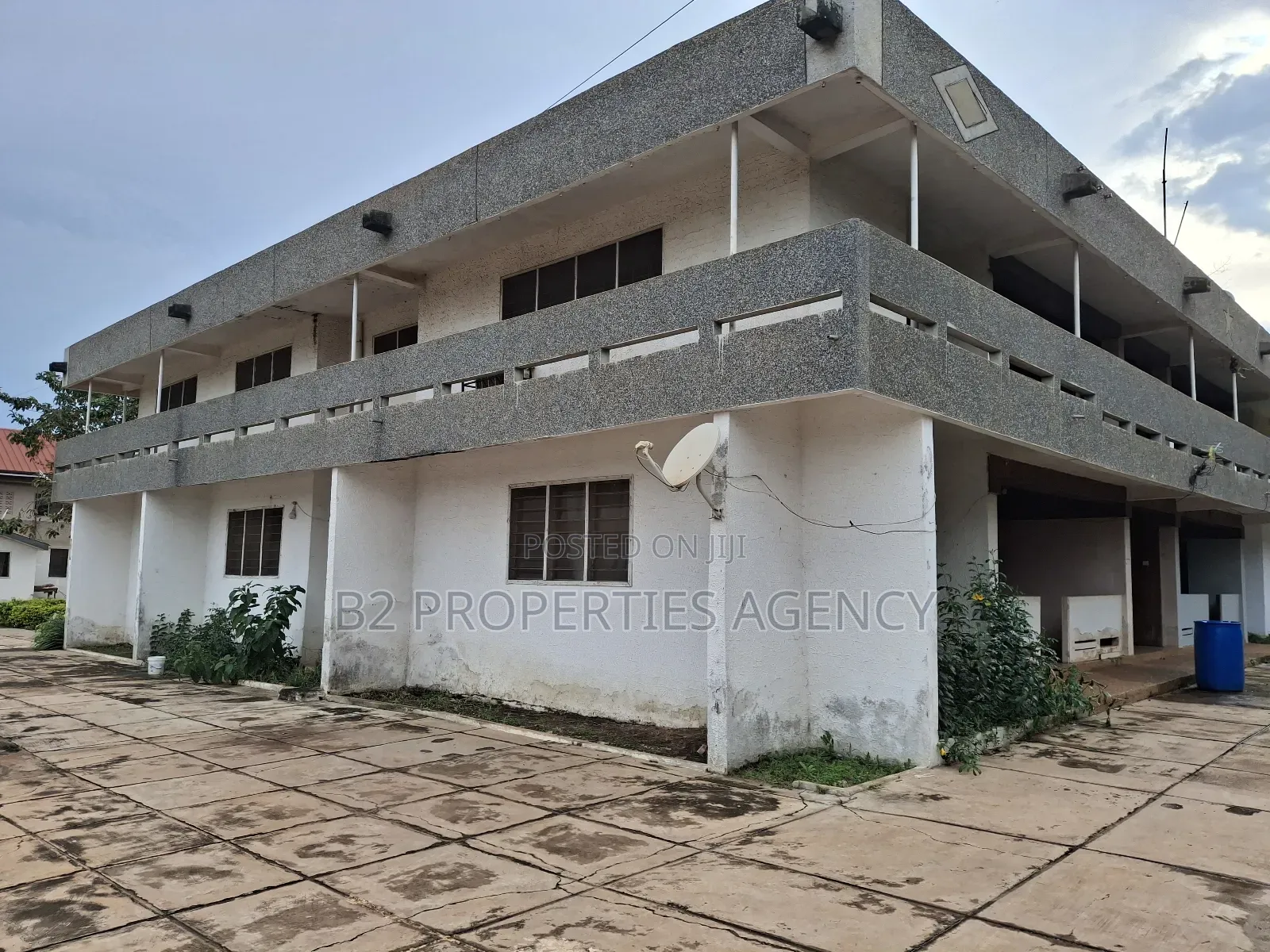 16 Bedroom House for Sale