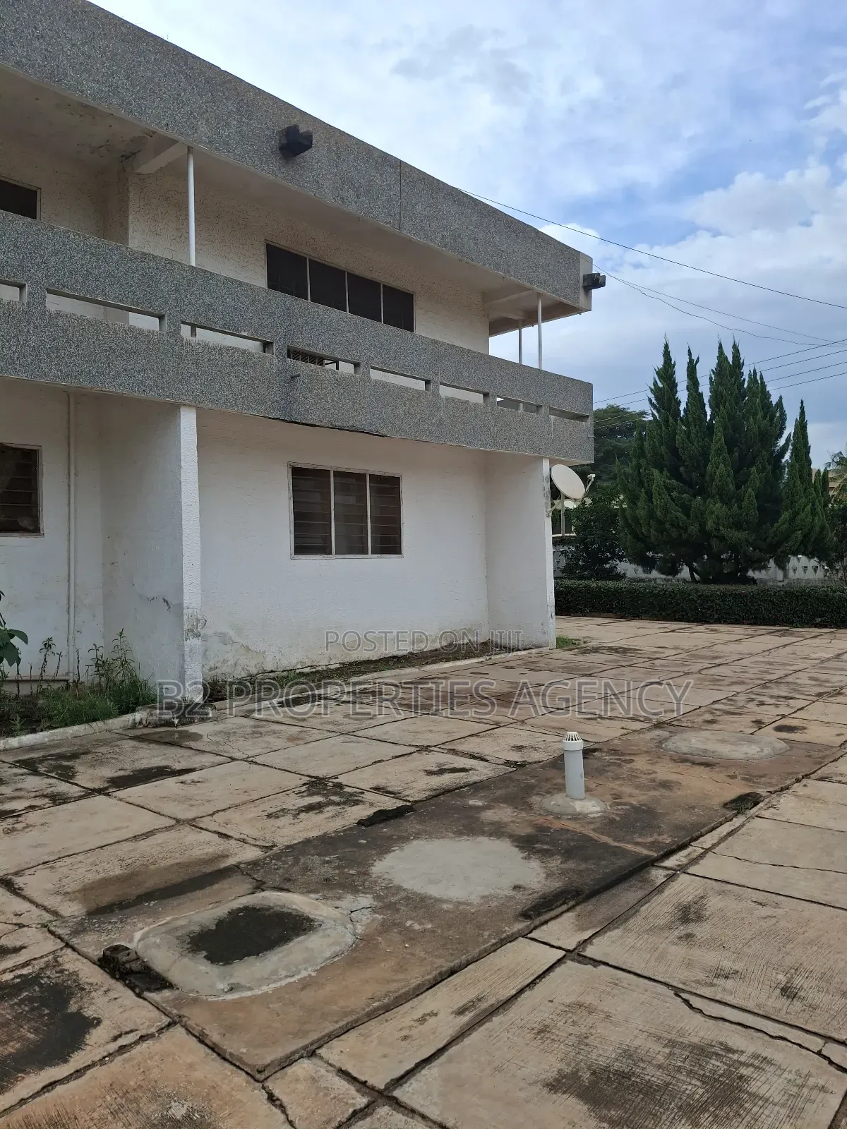 16 Bedroom House for Sale