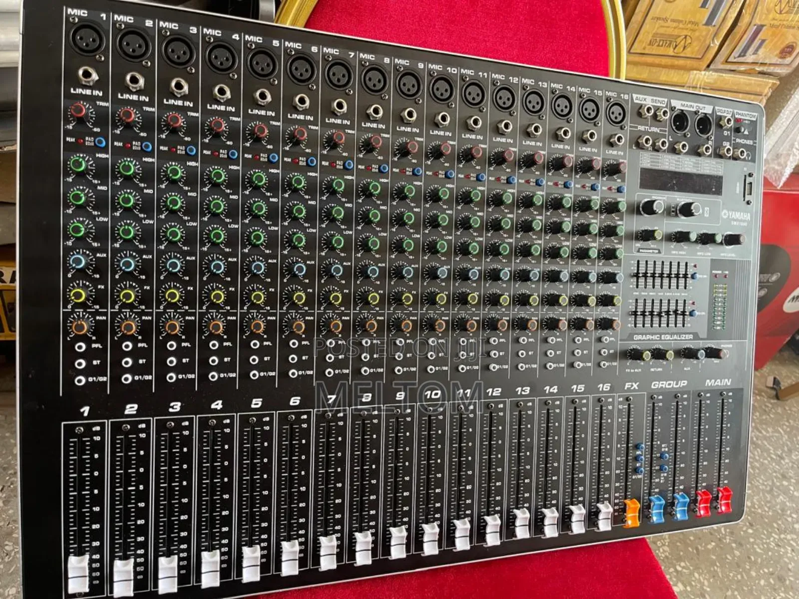 Yamaha SMX16 16channels Professional Mixer