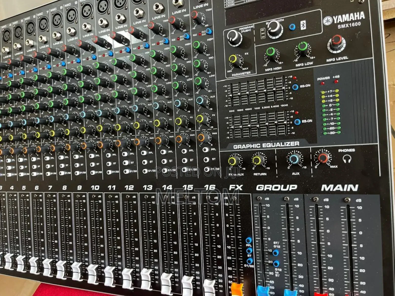Yamaha SMX16 16channels Professional Mixer