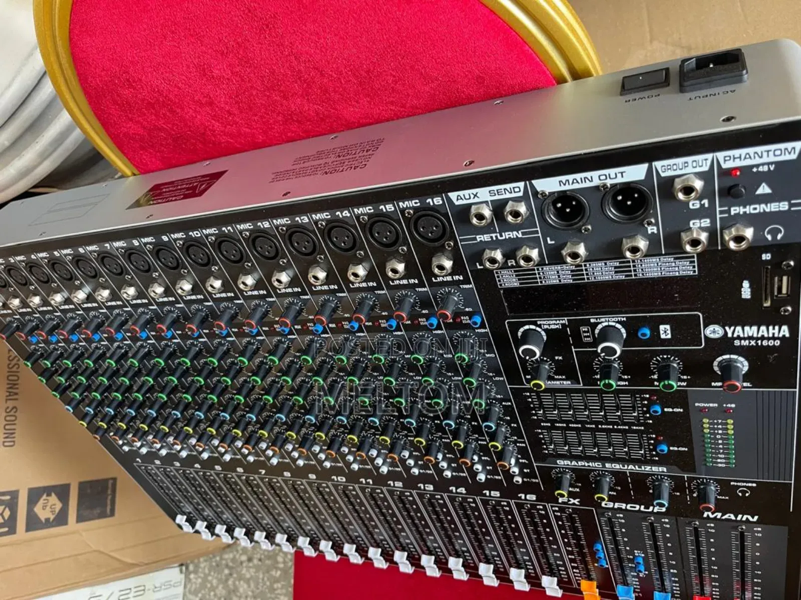 Yamaha SMX16 16channels Professional Mixer