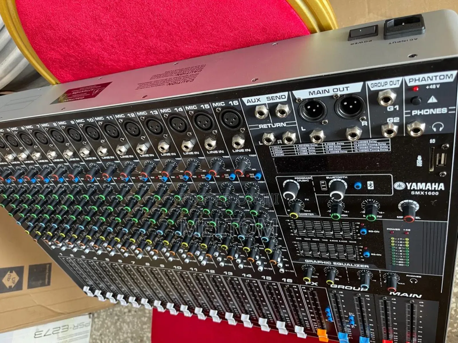 Yamaha SMX16 16channels Professional Mixer