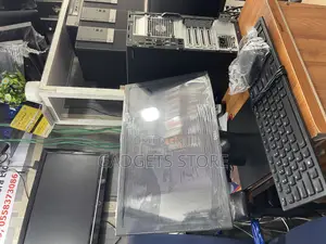 Desktop Computer Dell OptiPlex 7070 8GB Intel Core I7 SSD 512GB