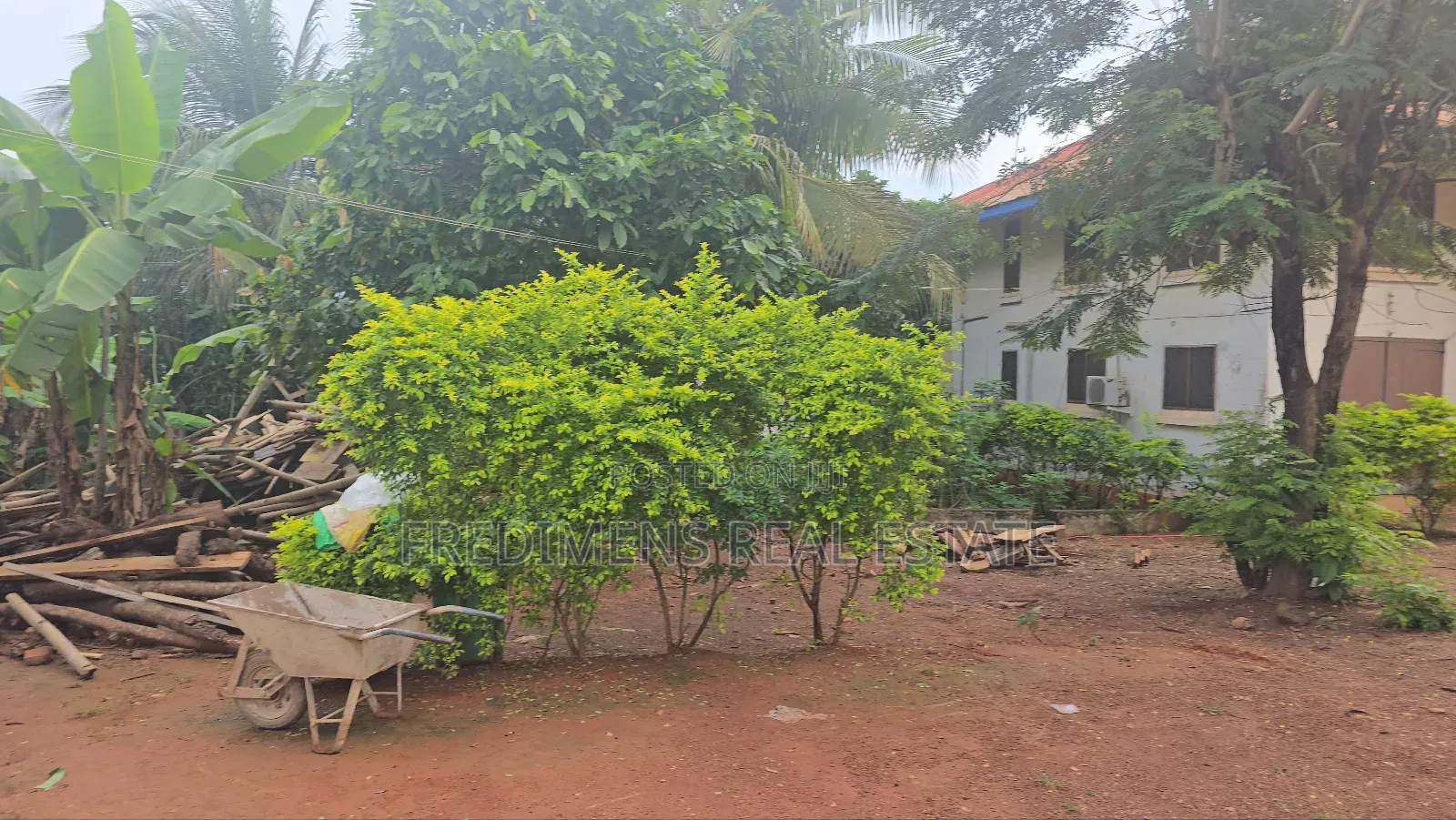 5bdrm House in Fredimens Real, Kumasi Metropolitan for sale