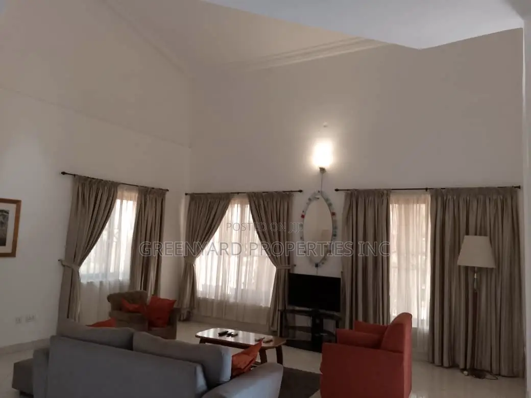 6bdrm Mansion in Adjinganor, East Legon for sale