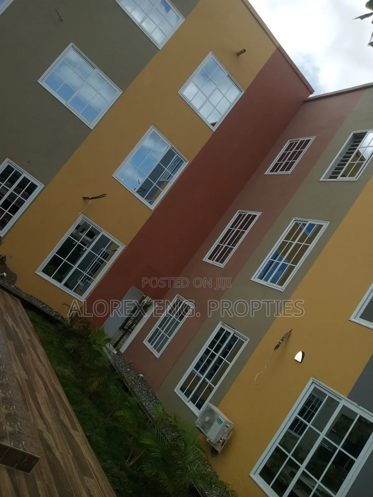 1bdrm Apartment in $40,000 Amrahia, Adenta for sale
