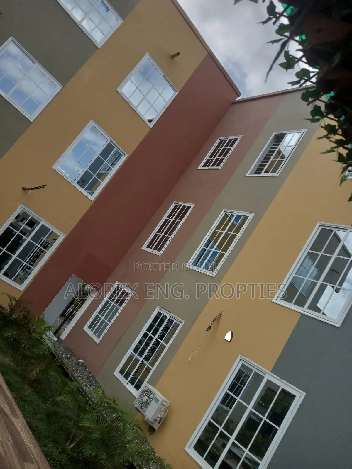 1bdrm Apartment in $40,000 Amrahia, Adenta for sale