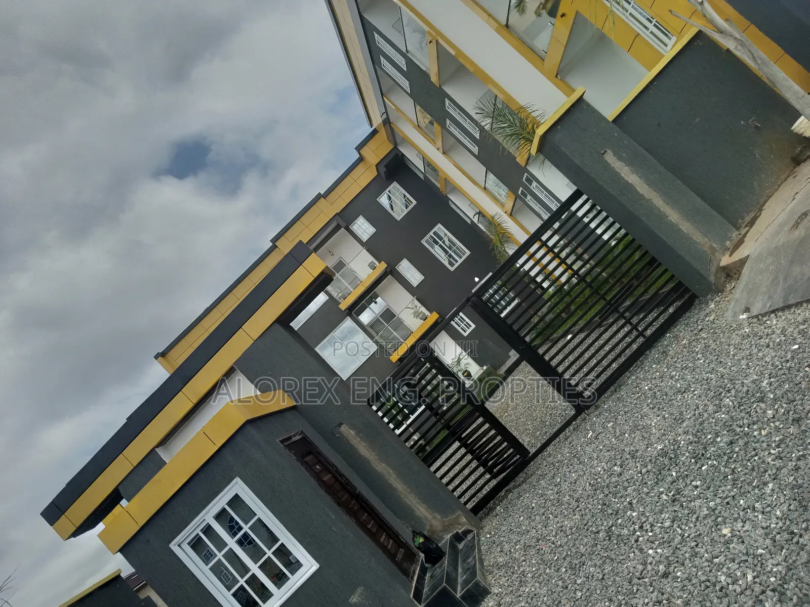 1bdrm Apartment in $40,000 Amrahia, Adenta for sale