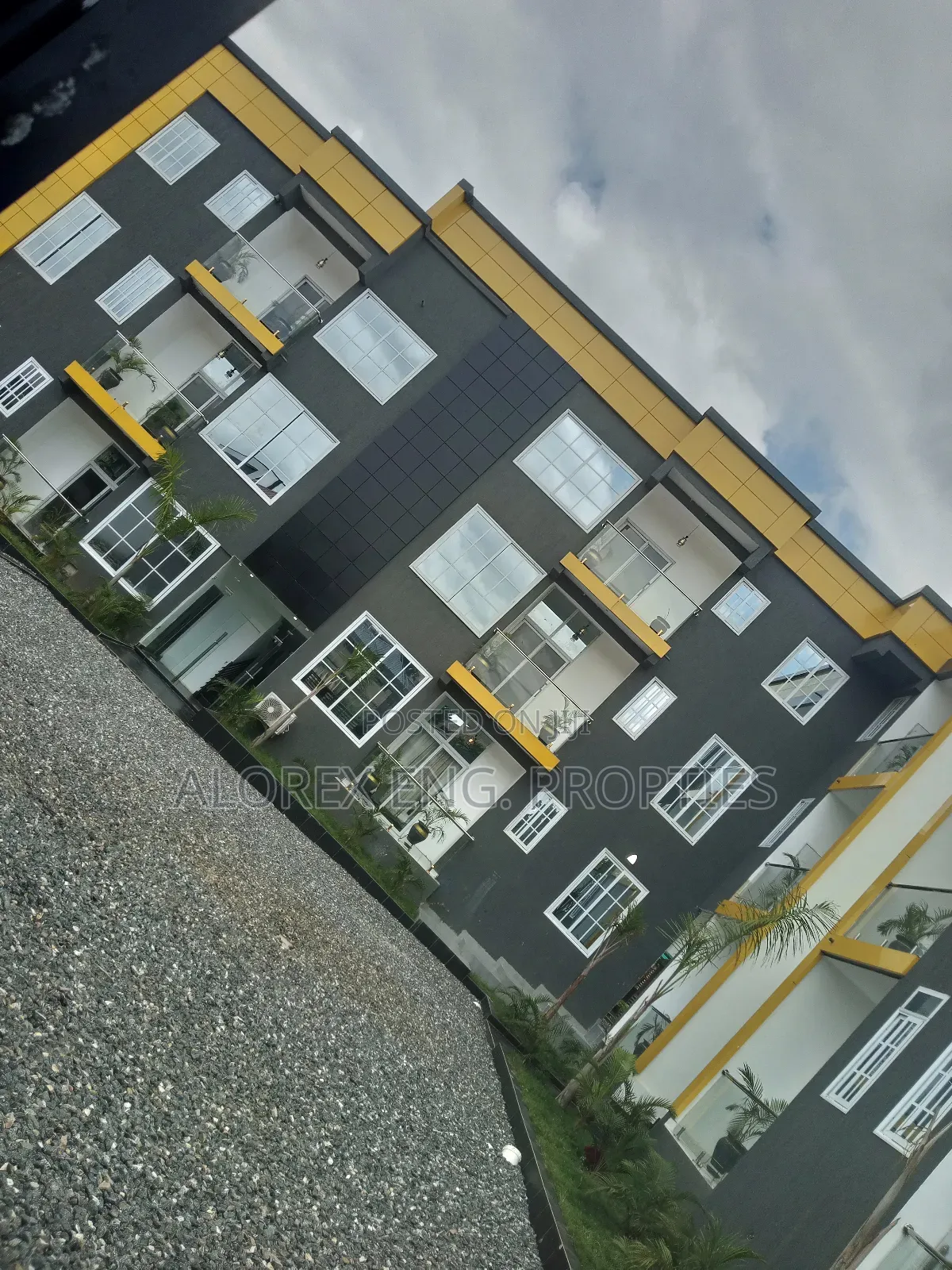 1bdrm Apartment in $40,000 Amrahia, Adenta for sale
