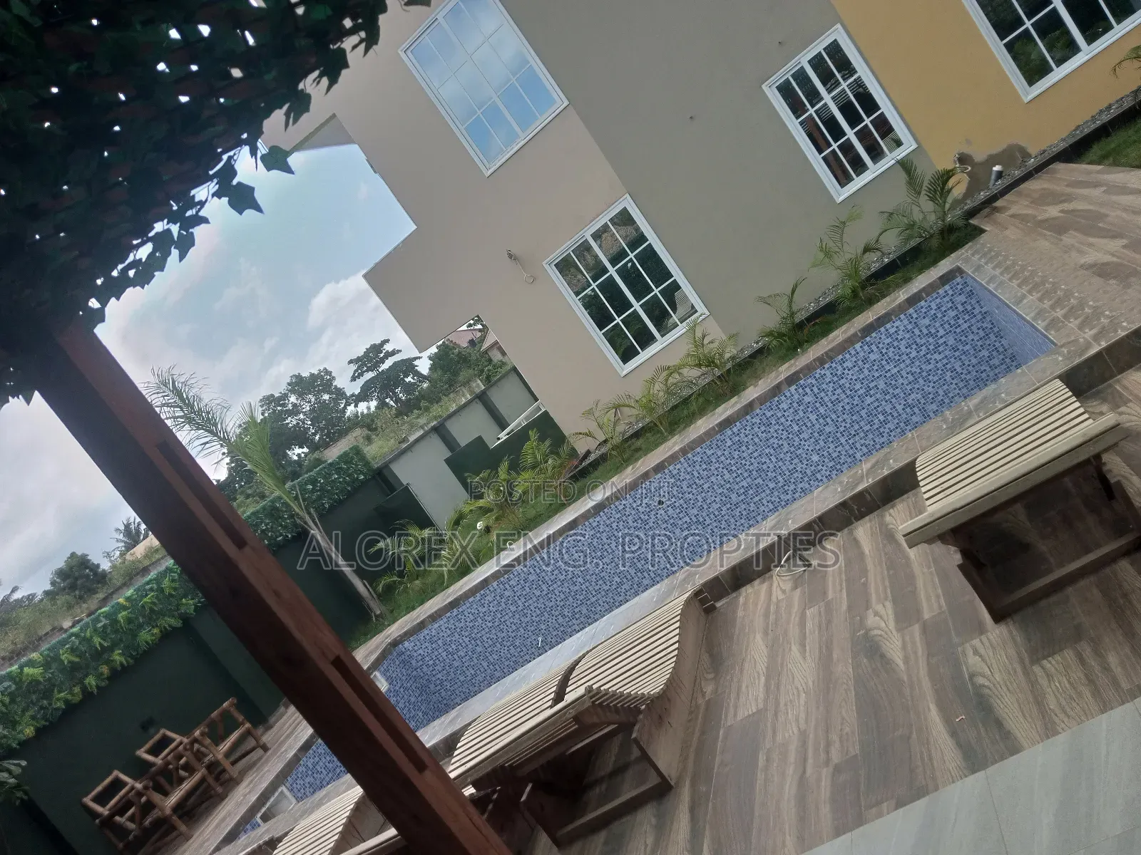 1bdrm Apartment in $40,000 Amrahia, Adenta for sale