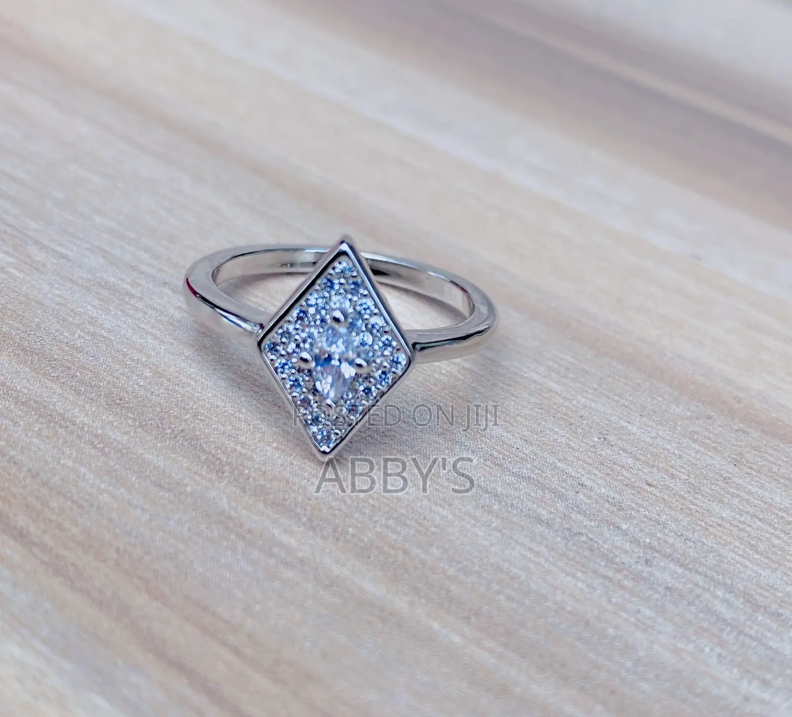 Kite-cut Silver Promise Ring
