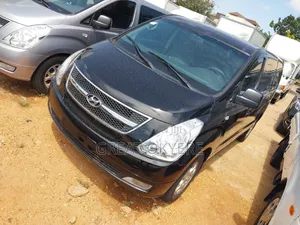 Hyundai Starex 2011 Black
