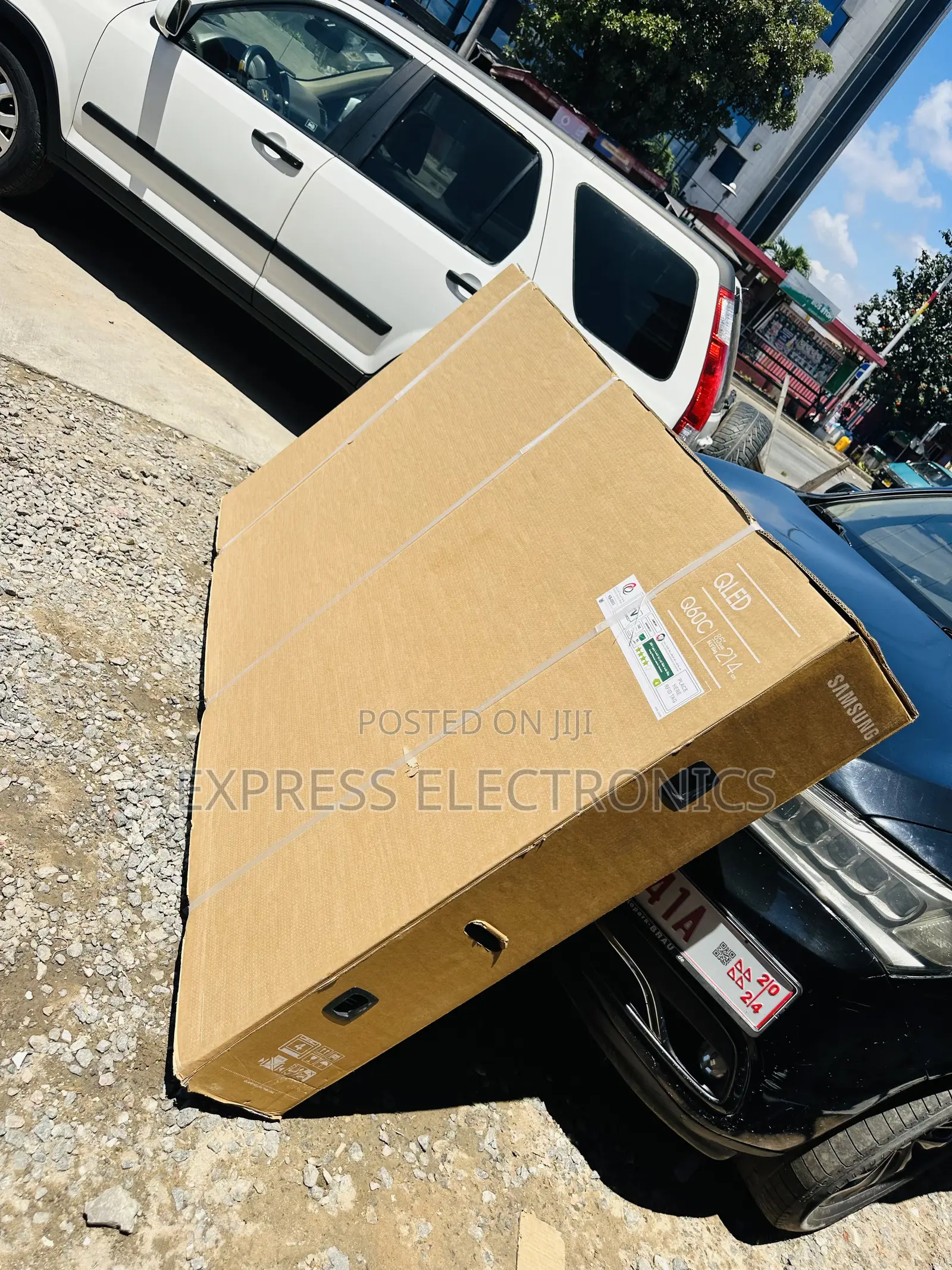 Clear QLED Smart Samsung 85”Q60