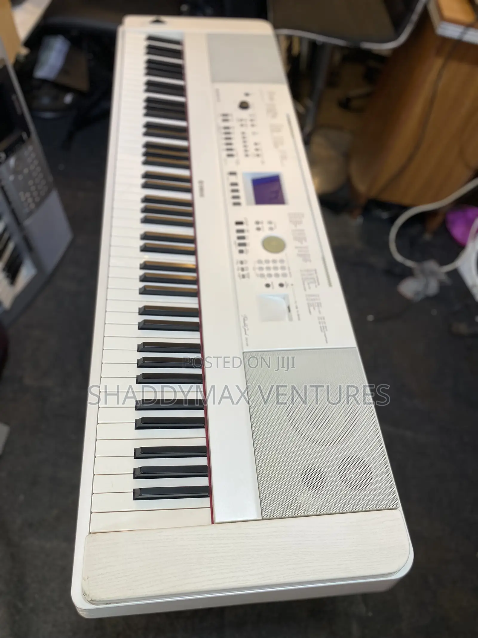 Yamaha DGX650 Portable Grand Piano