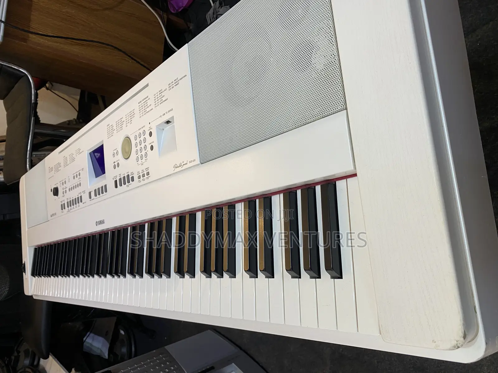 Yamaha DGX650 Portable Grand Piano