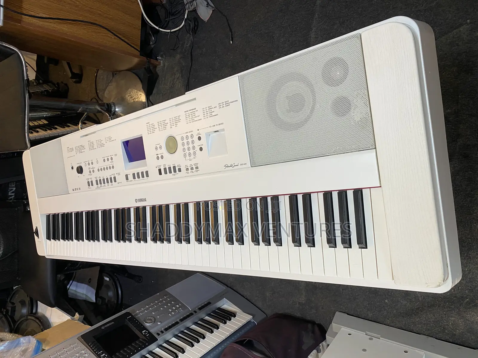Yamaha DGX650 Portable Grand Piano