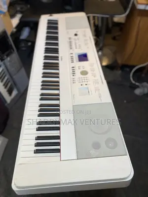 Yamaha DGX650 Portable Grand Piano