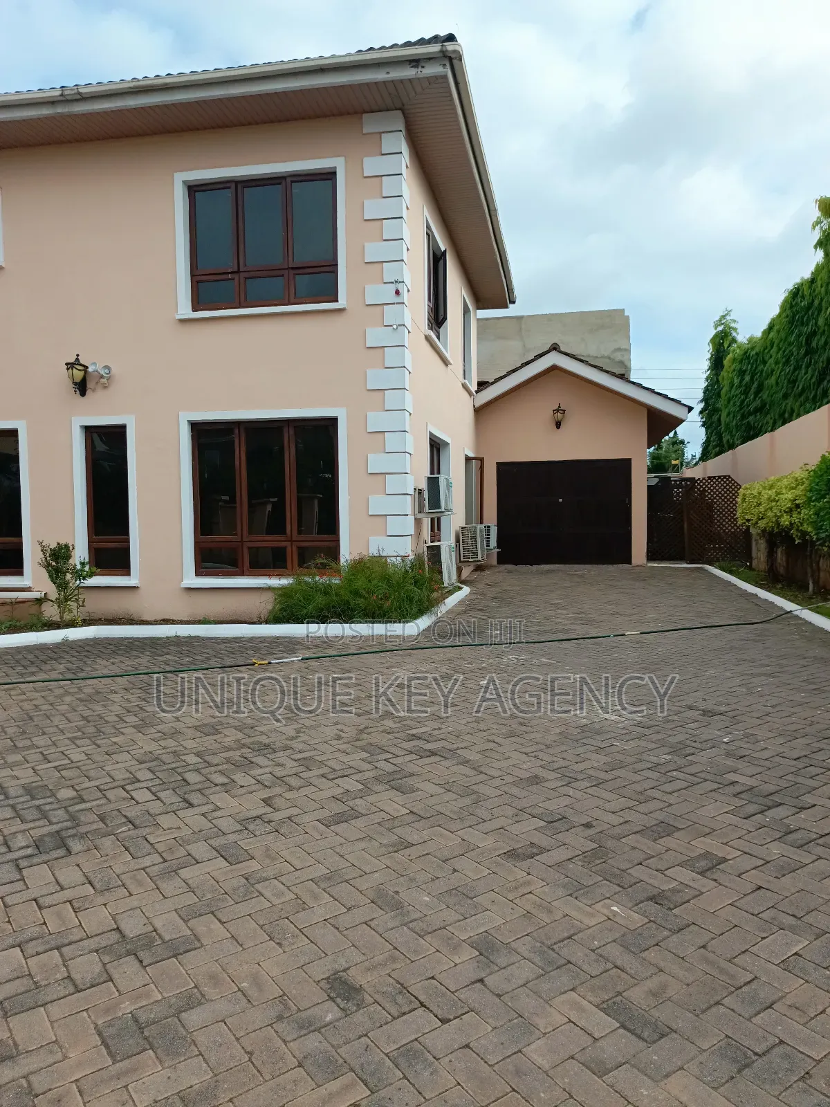 7bdrm House in Unique Key Agency, Airport Residential Area for rent
