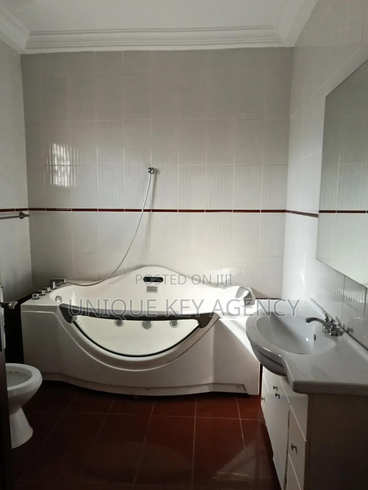 7bdrm House in Unique Key Agency, Airport Residential Area for rent