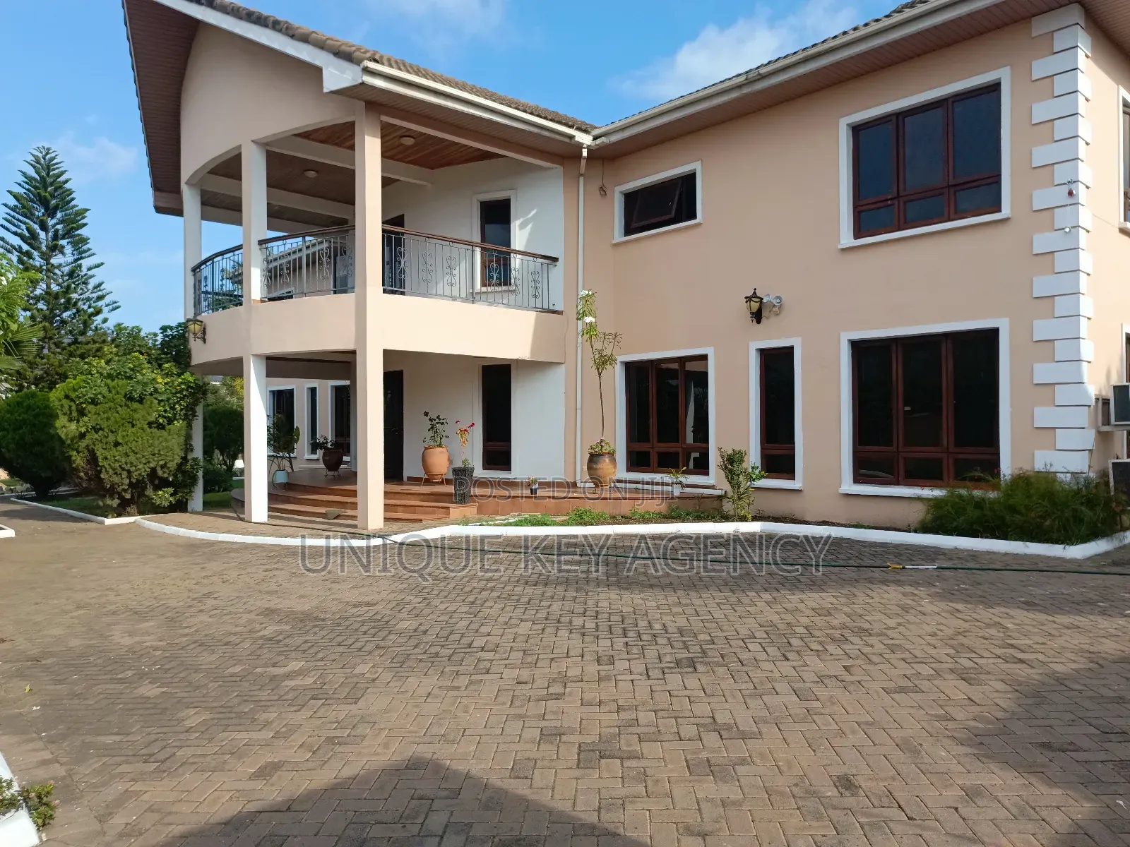 7bdrm House in Unique Key Agency, Airport Residential Area for rent